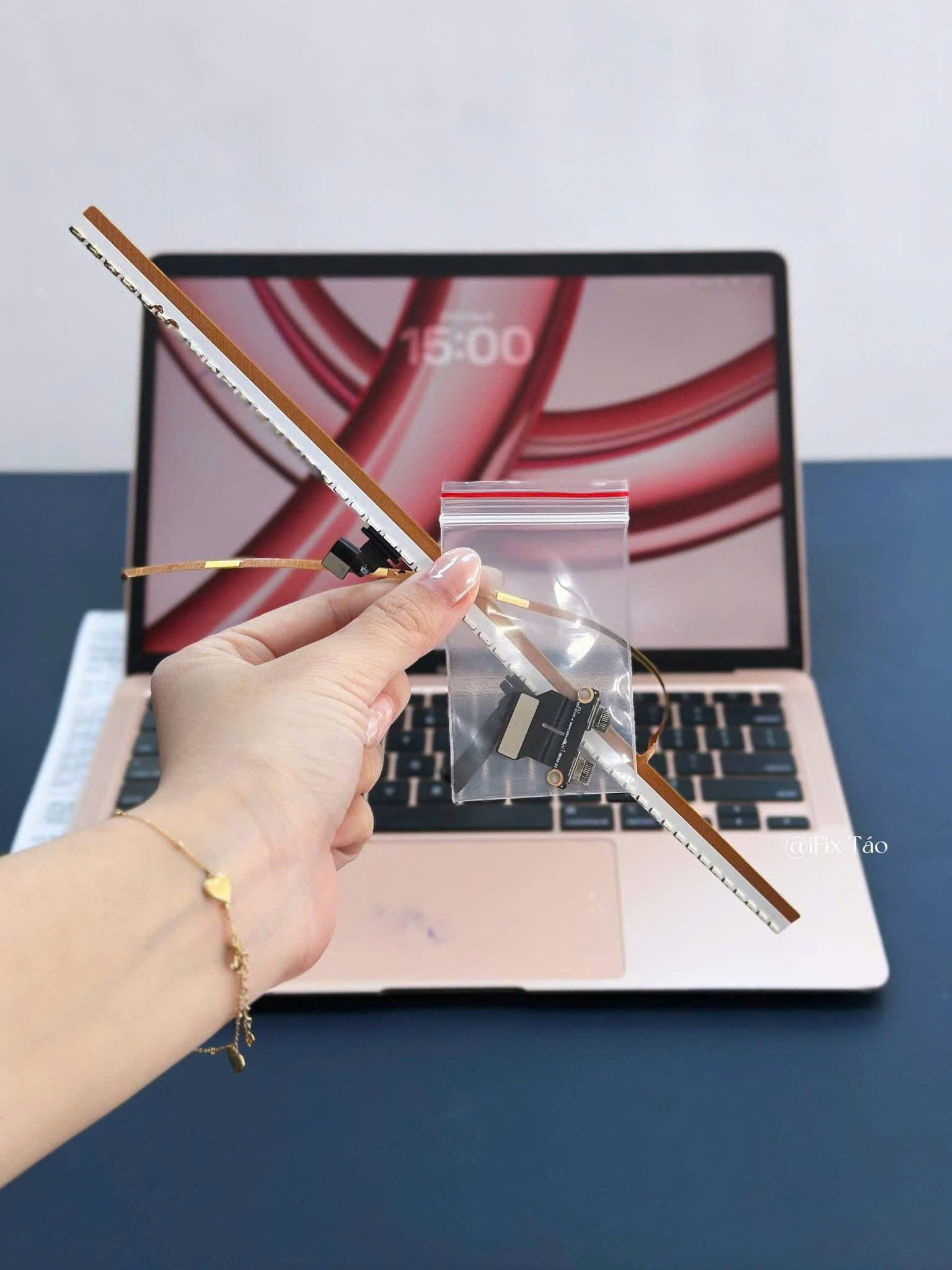 Thay Cụm Cable Led + Camera MacBook